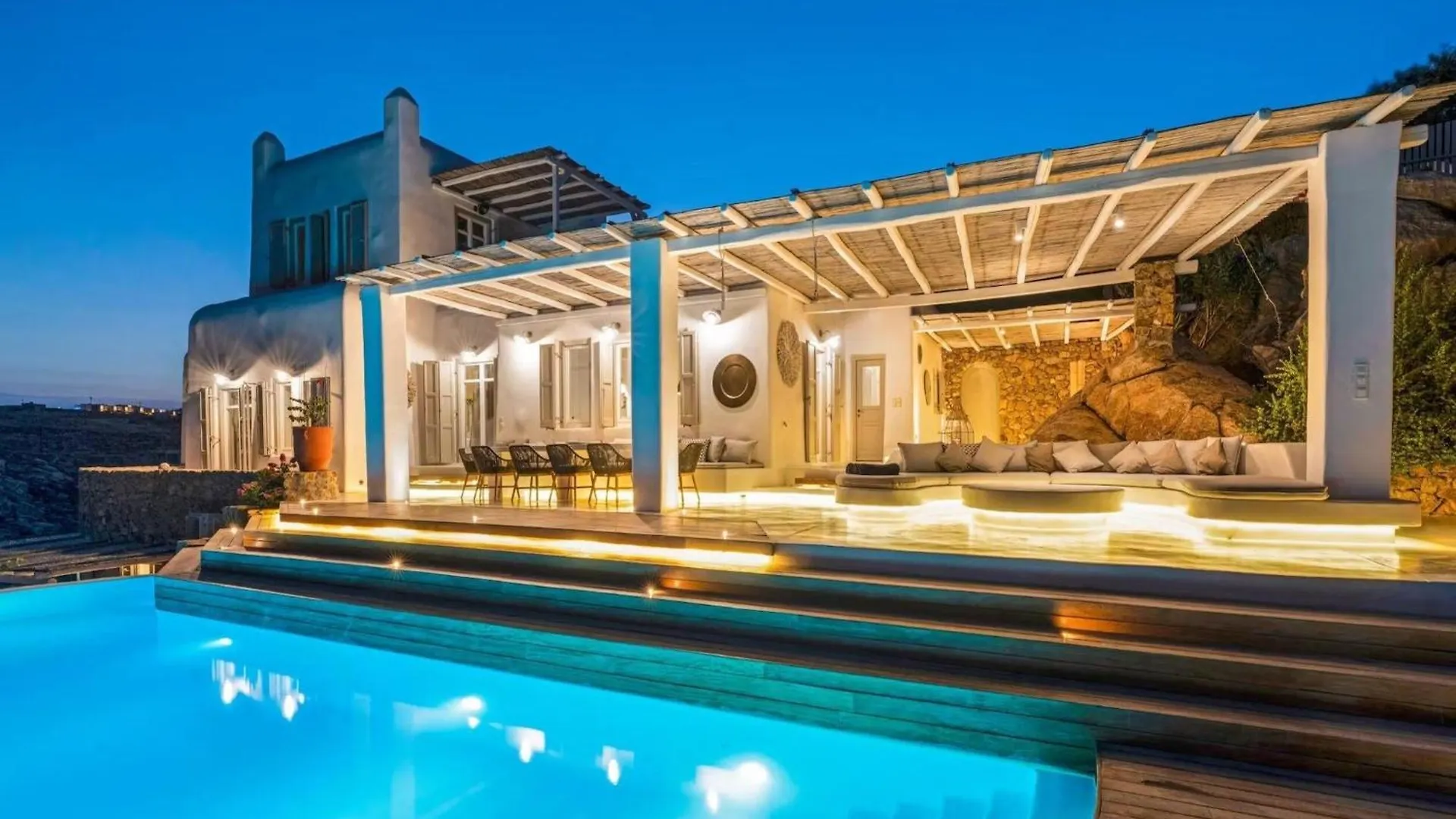 Stunning Villa Surrounded By Lush Greenery Agrari