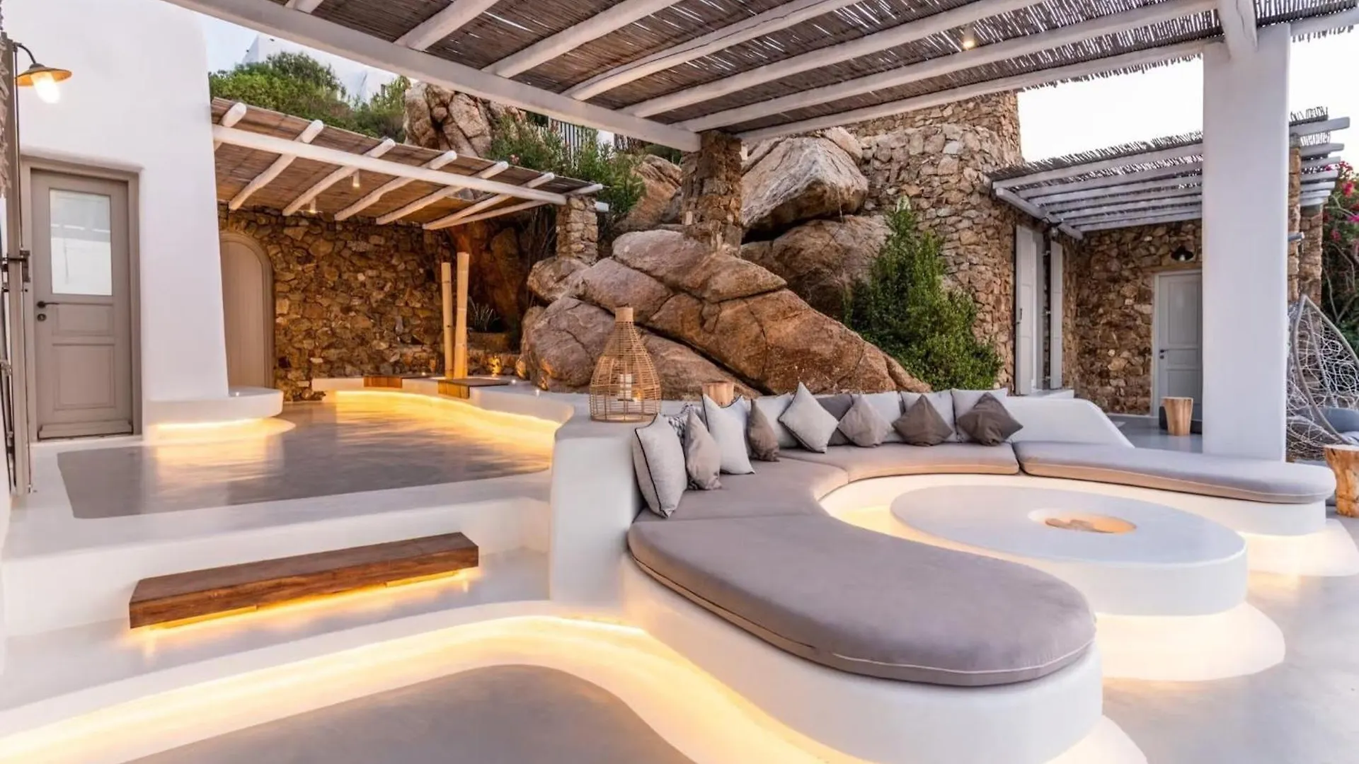 Stunning Villa Surrounded By Lush Greenery Agrari  0*, Agrari (Mykonos)